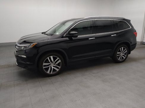 Used 2017 Honda Pilot Touring image 2