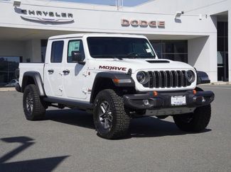 New 2026 Jeep Gladiator Mojave video 2