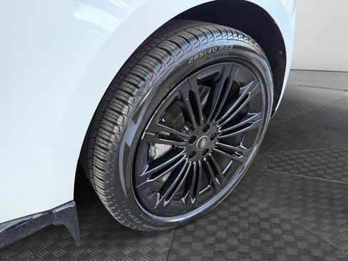 Certified 2023 Land Rover Range Rover SE image 9