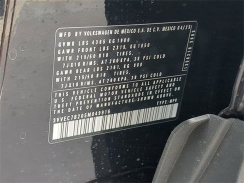 New 2025 Volkswagen Taos SE image 33