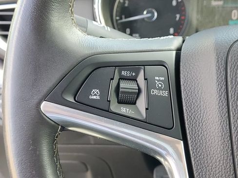 Used 2021 Buick Encore Preferred FWD image 14