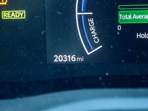 Used 2025 Toyota Camry LE image 28