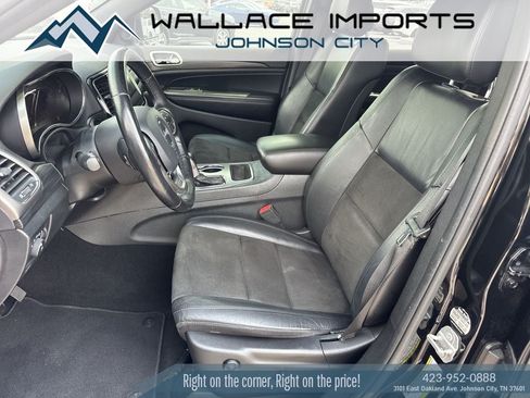 Used 2020 Jeep Grand Cherokee Altitude AWD/4WD image 13