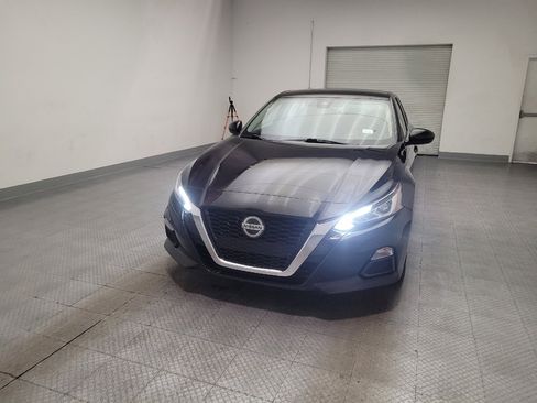Used 2021 Nissan Altima 2.5 SR FWD image 15