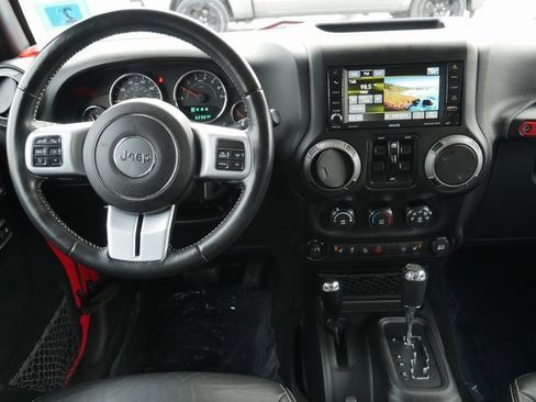 Used 2016 Jeep Wrangler Unlimited Sport image 16