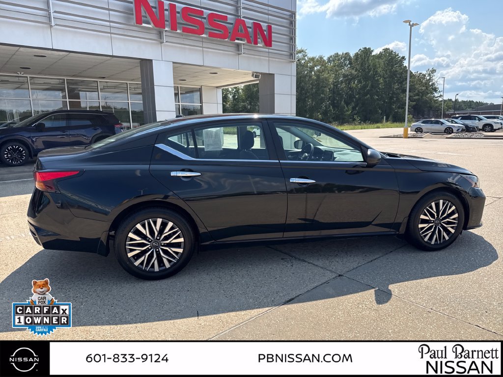 Used 2024 Nissan Altima 2.5 SV FWD image 7