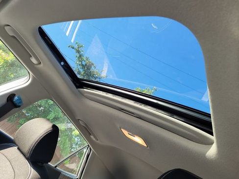 New 2025 Hyundai Venue SEL image 33