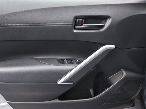 Used 2024 Toyota Corolla Cross LE image 12