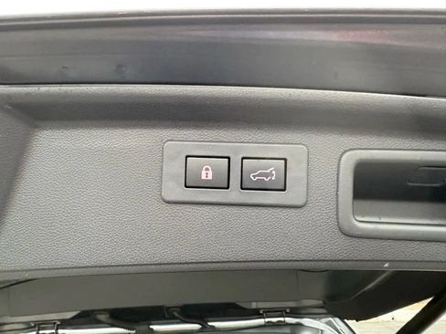 Used 2022 Subaru Forester Premium AWD/4WD image 11