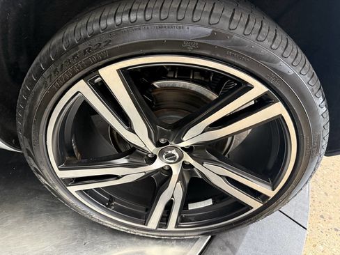 Used 2016 Volvo XC90 T6 R-Design w/ Vision Package image 29