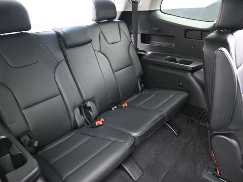 Used 2024 Kia Telluride S w/ S Sunroof Package image 32