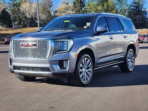 Used 2021 GMC Yukon Denali w/ Denali Premium Package image 4