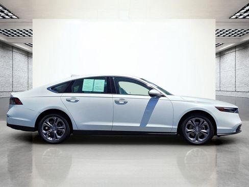 Used 2023 Honda Accord EX image 5