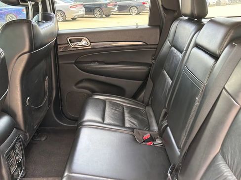 Used 2011 Jeep Grand Cherokee Laredo AWD/4WD image 38