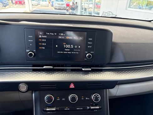 Certified 2024 Kia Carnival LX FWD image 13