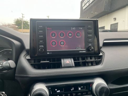 Used 2020 Toyota RAV4 LE AWD/4WD image 19