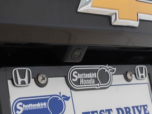Used 2023 Chevrolet Equinox LT w/ Driver Convenience Package FWD image 11