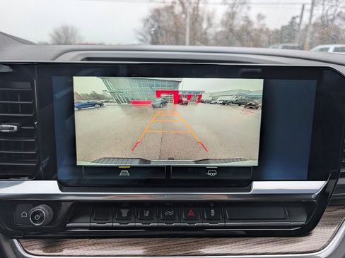 Used 2024 Chevrolet Silverado 2500 LT image 17