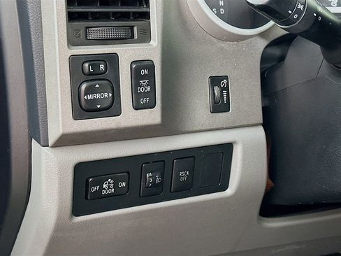 Used 2013 Toyota Tundra 4x4 Double Cab w/ Tow Pkg image 14