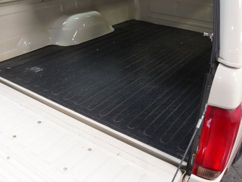 Used 1993 Ford F150 XLT image 40