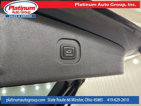 Used 2017 Chevrolet Equinox Premier w/ Enhanced Convenience Package image 31