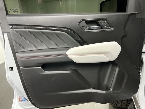 Used 2024 GMC Canyon AT4X w/ AT4X AEV Edition image 22