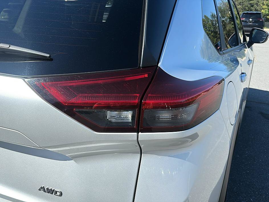Certified 2025 Nissan Rogue SV AWD/4WD image 15