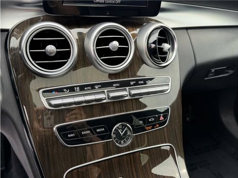 Used 2019 Mercedes-Benz C 300 Sedan image 41