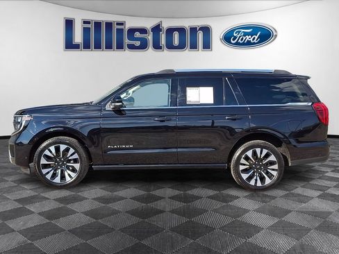 Used 2025 Ford Expedition Platinum w/ Driver's Package AWD/4WD image 8