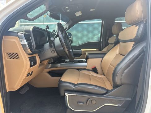 Used 2023 Ford F250 Lariat w/ Lariat Ultimate Package AWD/4WD image 9