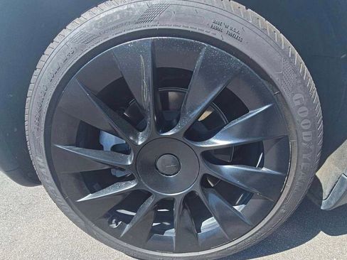 Used 2021 Tesla Model Y Long Range image 5