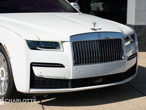 Used 2021 Rolls-Royce Ghost image 2