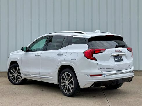 Used 2019 GMC Terrain Denali w/ Advanced Safety Package AWD/4WD image 4