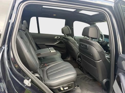 Used 2021 BMW X7 M50i w/ Executive Package AWD/4WD image 21
