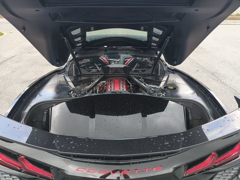 Used 2022 Chevrolet Corvette Stingray Premium Cpe w/ Z51 Performance Package RWD image 22
