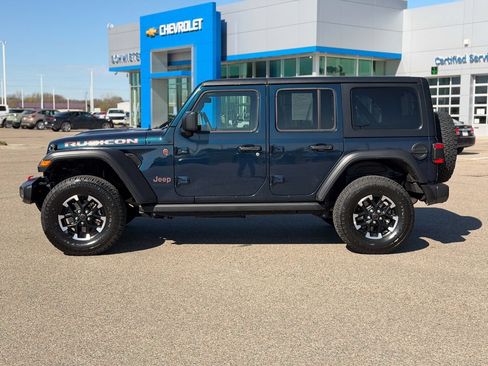 Used 2025 Jeep Wrangler Unlimited Rubicon AWD/4WD image 10
