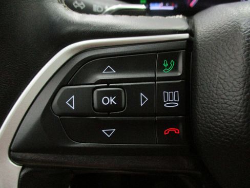 Used 2022 Jeep Grand Cherokee Altitude image 22