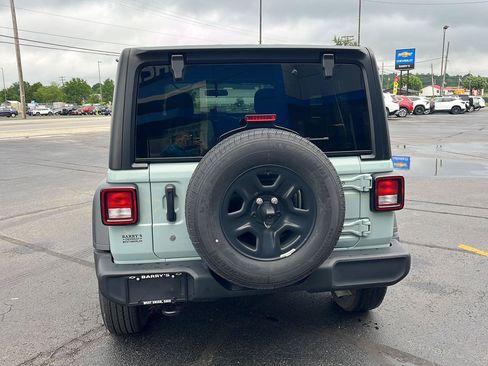 Used 2023 Jeep Wrangler Unlimited Sport AWD/4WD image 4