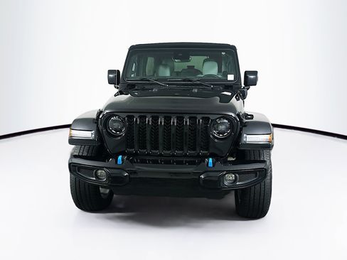 Used 2023 Jeep Wrangler Unlimited Sahara AWD/4WD image 2