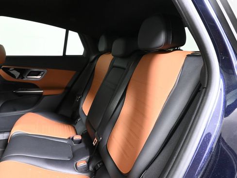 Used 2024 Mercedes-Benz GLC 300 4MATIC image 6