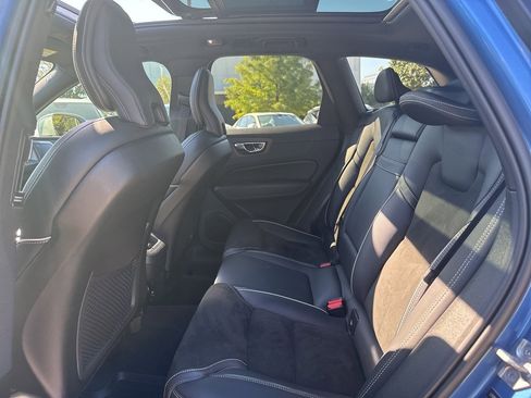 Used 2019 Volvo XC60 T5 R-Design image 17