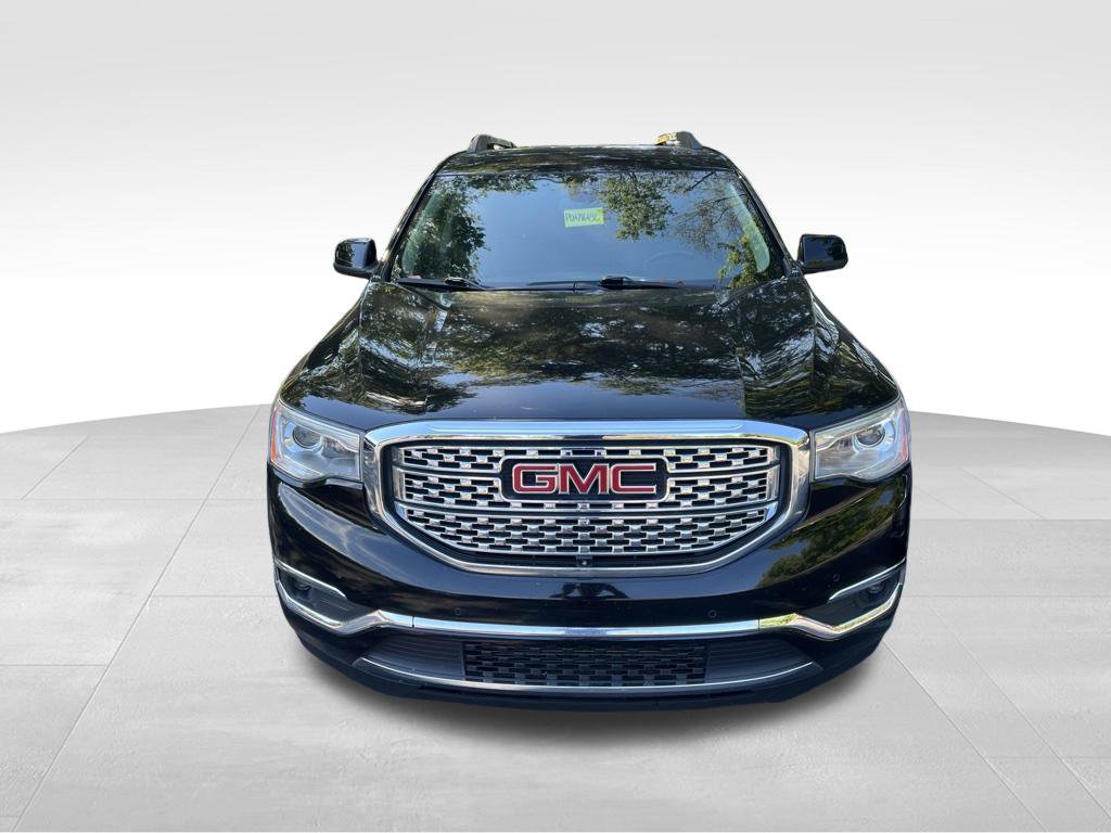 Used 2017 GMC Acadia Denali w/ Technology Package FWD image 3