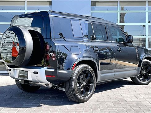 Used 2025 Land Rover Defender 110 S image 13