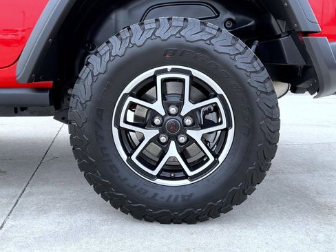 Used 2025 Jeep Wrangler Unlimited Rubicon AWD/4WD image 22