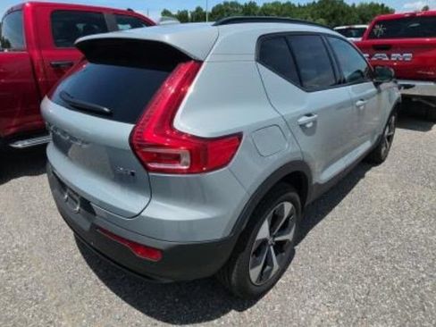 Used 2026 Volvo XC40 B5 Plus AWD/4WD image 2
