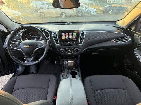 Used 2018 Chevrolet Malibu LT FWD image 22