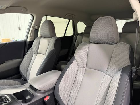 Used 2020 Subaru Outback Premium image 5