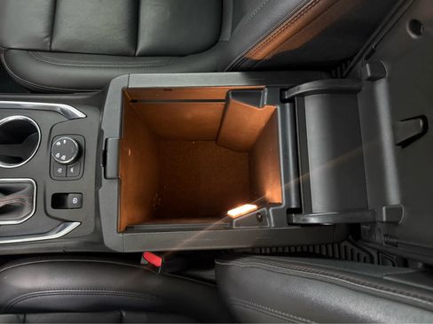 Certified 2023 Chevrolet Traverse RS image 21