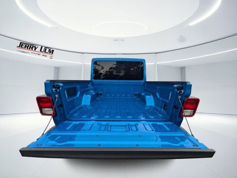 New 2025 Jeep Gladiator Sport image 10