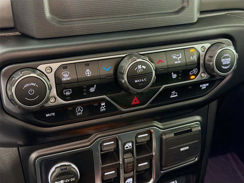 Used 2022 Jeep Gladiator Sport AWD/4WD image 16
